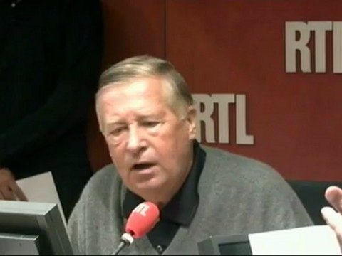 L'offensive de charme de Jean-Marc Ayrault à l'université d'été du Medef