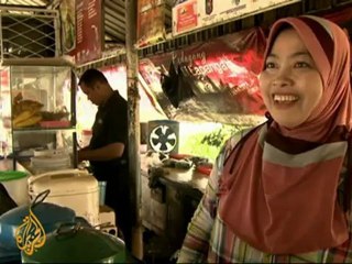 Indonesia PM pulls through for food carts
