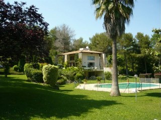 Maison à Mougins 8pièces / 4 chambres