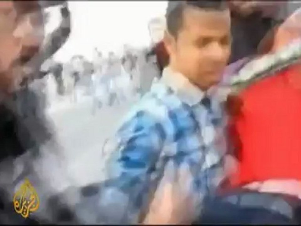 Bahraini activist to remain in jail until retrial