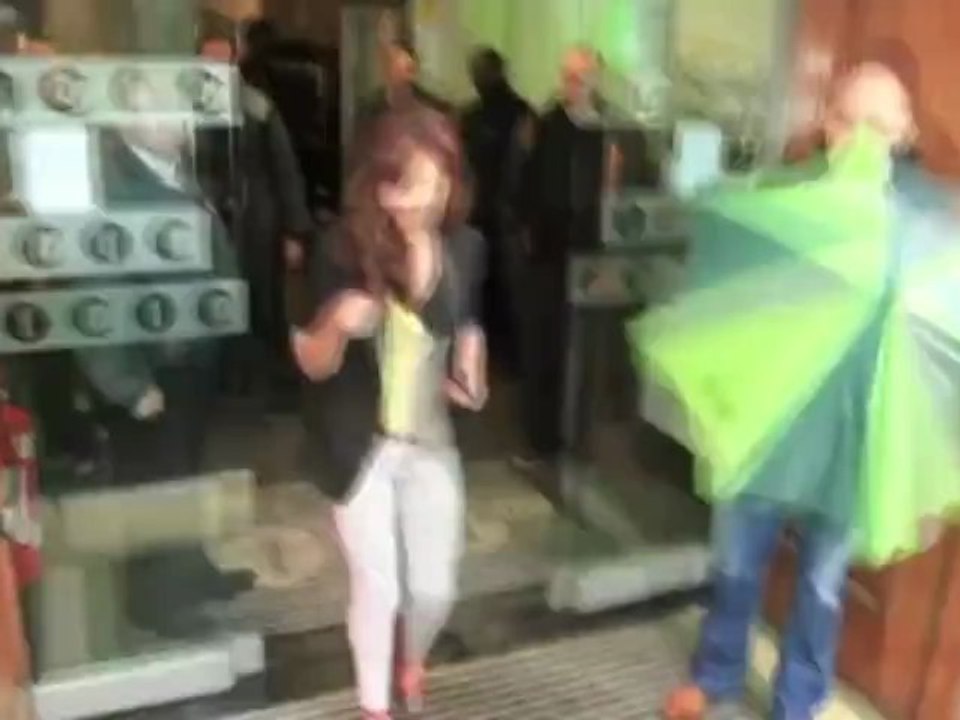 Celebrity Bytes: Cheryl Cole and Will.i.am Injured in LA Car Crash