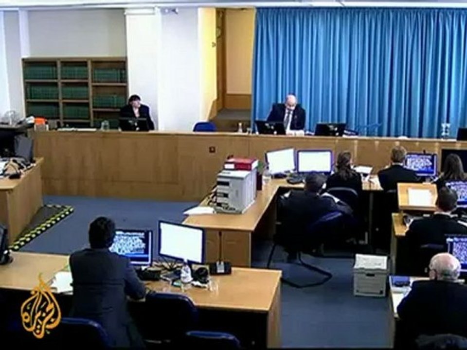 Former Murdoch editor denies calling in government favours