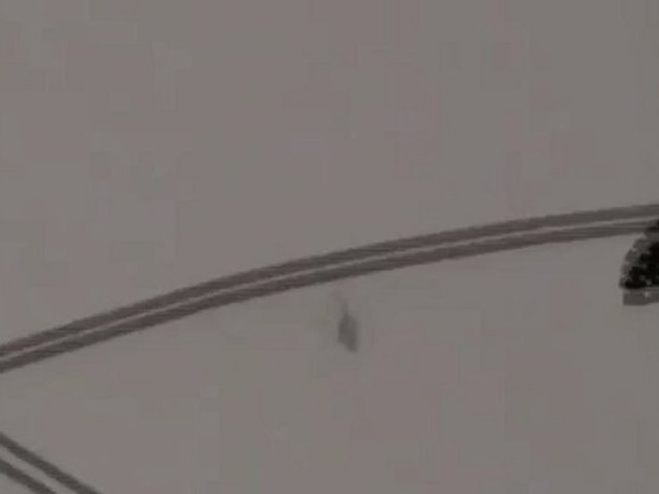 Syria فري برس  حلب - بستان القصر __ الطيران المروحي يمشط المنطقة 30-8-2012