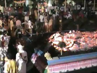 Marche sur le feu à Bois nèfles Saint-Leu le 14/07/2012(partie1/3)