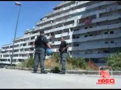 Napoli - Sequestro di droga a Scampia (live 30.08.12)