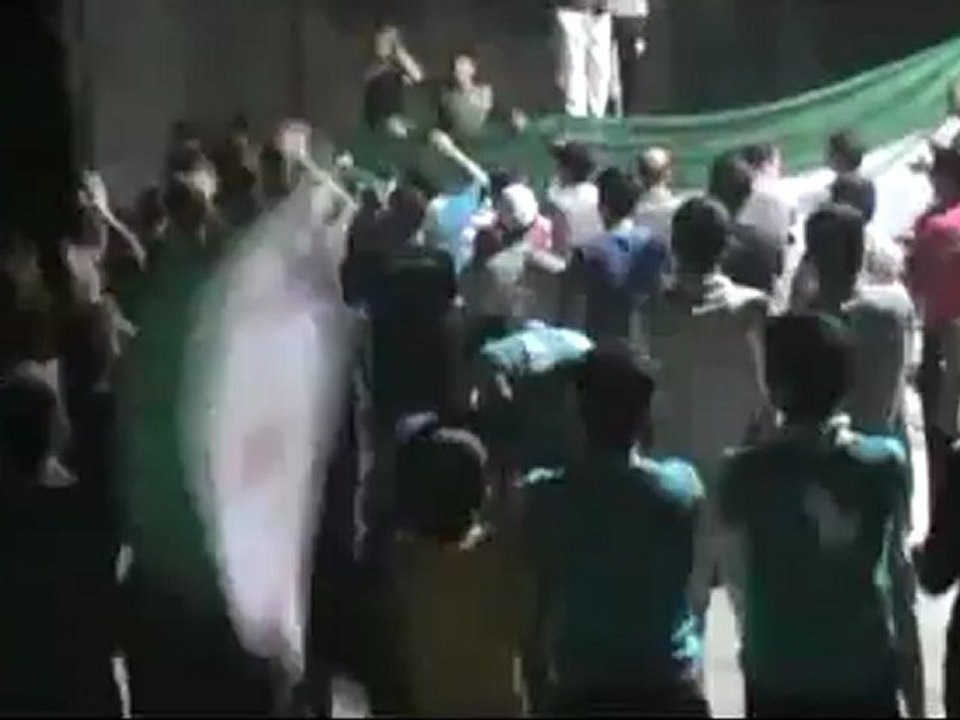 Syria فري برس  حماه المحتلة التوحيد_مسائية تندد بخطاب الشبيح الاهبل 30-8-2012