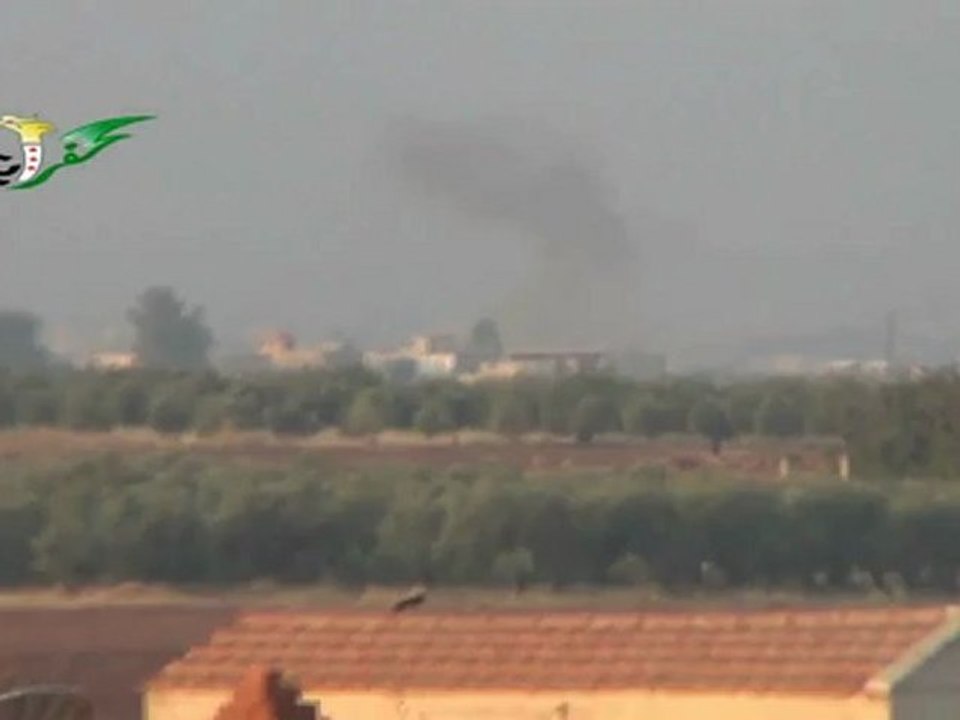Syria فري برس  حماه المحتلة ريف حماة  قرية الزكاة قصف بالدبابات 30 8 2012