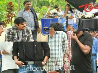 Cameraman Gangatho Rambabu Working Stills
