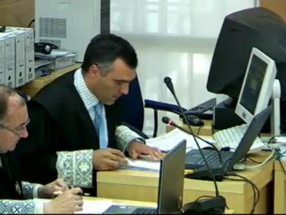 Cambios y renuncias en comparecencias de peritos