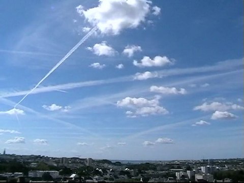 Timelapse - ciel de Brest - 31 août 2012 - on rajoute des nuages ? chemtrails ?