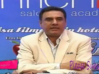 Boman Irani has Fun with Media