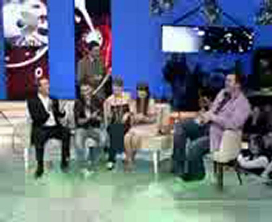 sahan beyaz show da recep ivediki canlandiriyor www.SessizSohbet.net