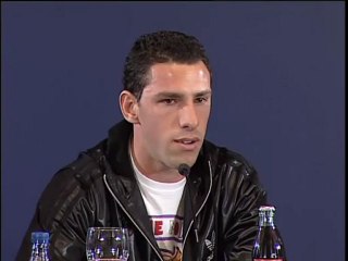 Maxi se despide con lágrimas.