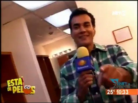David Zepeda @davidzepeda1 le manda un saludo al programa Está de pelos