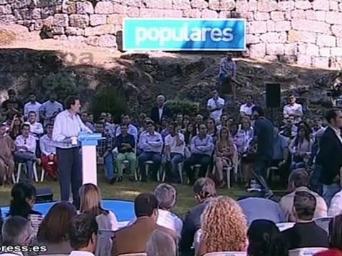Rajoy admite que subir el IVA es doloroso