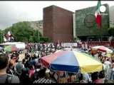 Meksika meclisi protestolarla açıldı