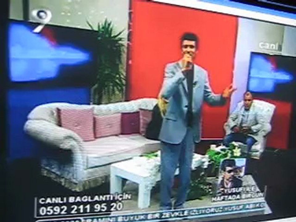 MAHSUN ÇAĞLAYAN BAHÇADA YEŞİL ÇINAR NANAY