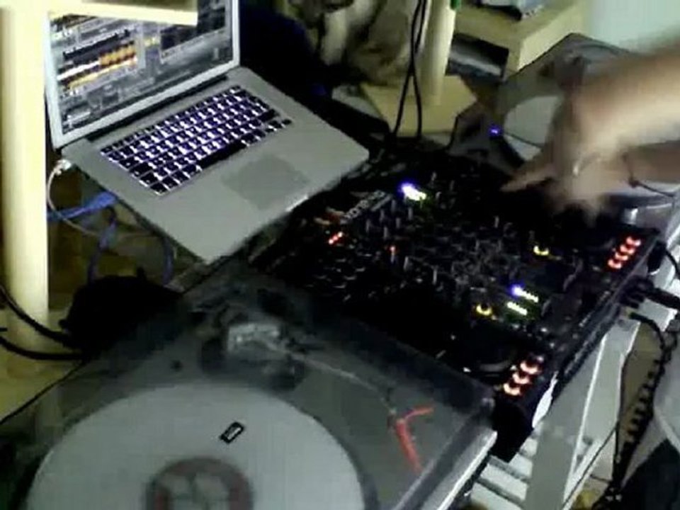 Nemessiah a.k.a Mus Musculus en Noise off festival