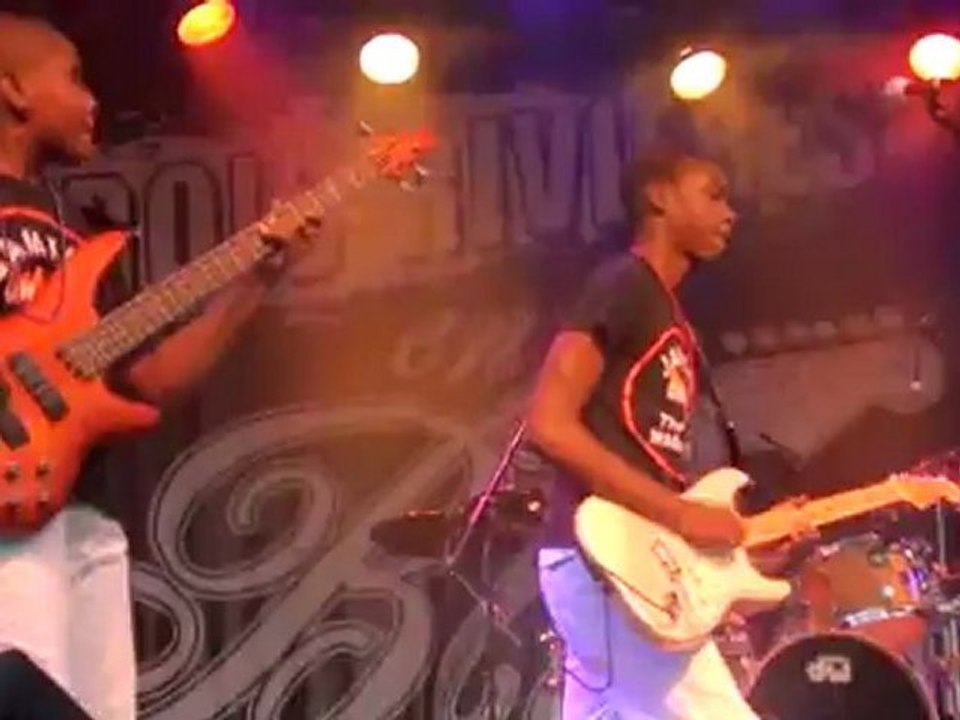 Jamiah On Fire and The Red Machine "I'm going down"  Trois-Rivières 2012