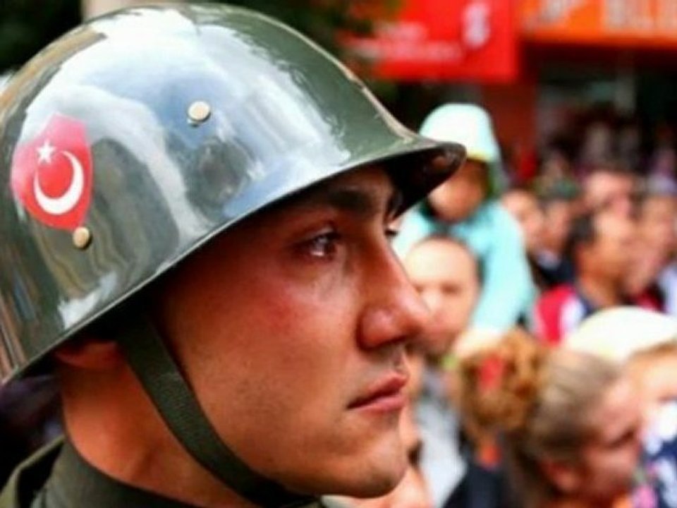 Gömdüm Oğul Seni Toprağa Gömdüm. Seni Vuran Eller Kırılsın Oğul !