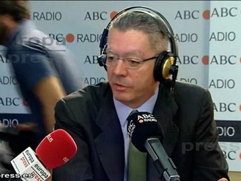 Gallardón: Menores no podrán abortar sin consentimiento