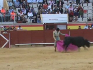 PAQUIRRI A HOMBROS EN GRAN TARDE DE CASTELLA Y FORTES EN PALENCIA