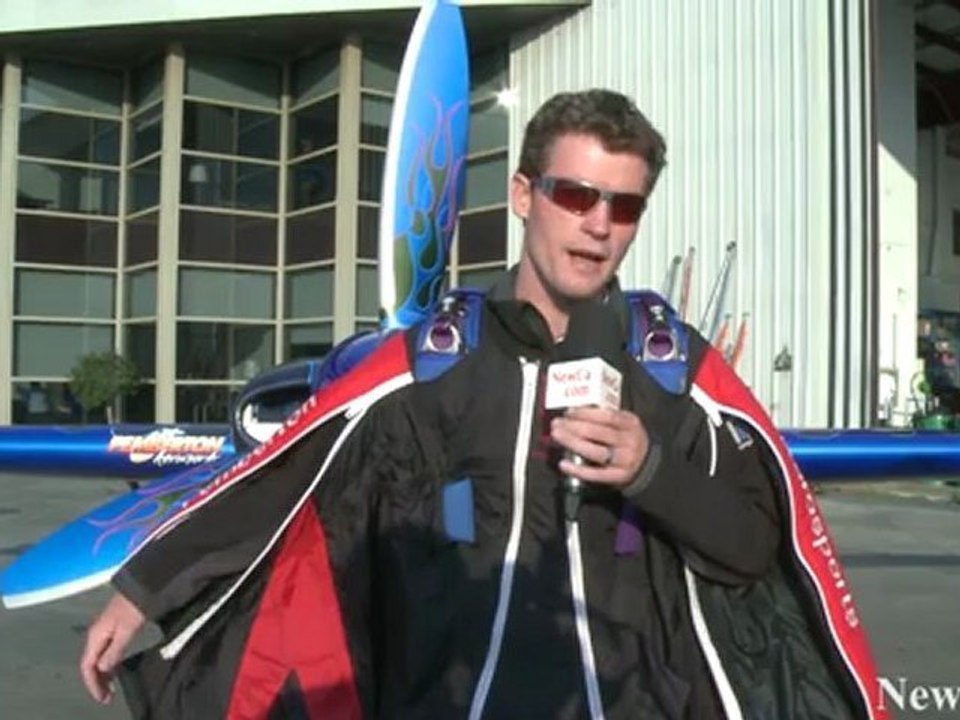 NewCa.com: 2012 Canadian International Air Show. Pemberton Flying Couple - Must See!