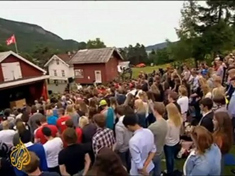 Norway remembers victims of massacre a year on