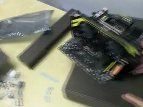 MSI GTX 680 Lightning Video Card Unboxing & First Look Linus Tech Tips