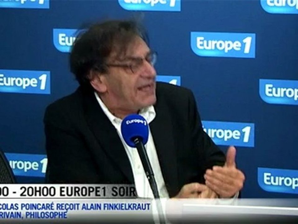 Finkielkraut : "l'école court après l'actualité"