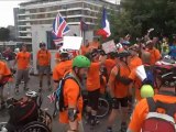 Paris-Londres 2012 en rollers et fauteuils roulants :  petite vidéo de l'arrivée au Village Olympique...