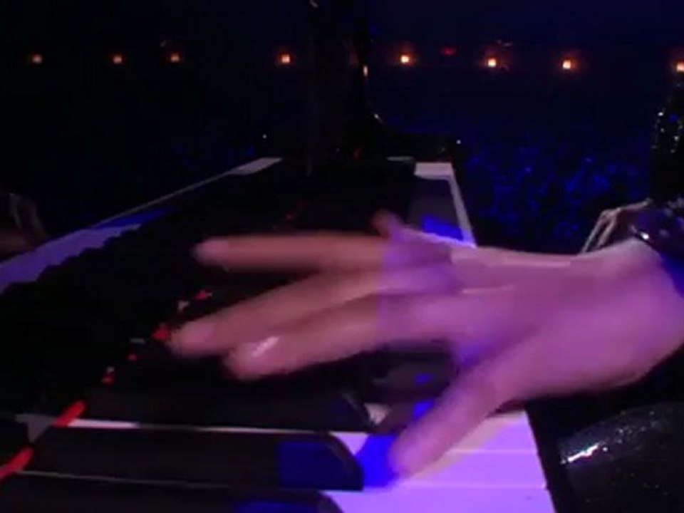 Alicia Keys - Blackbird (Piano & I- AOL Sessions +1)
