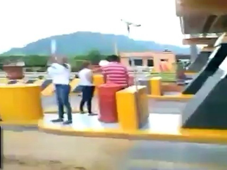 Toma de la caseta en el poblado de San Miguel Zapotitlán, Municipio de Ahome, Sinaloa.