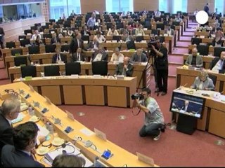 La Comisión Europea apuesta por una unión bancaria...