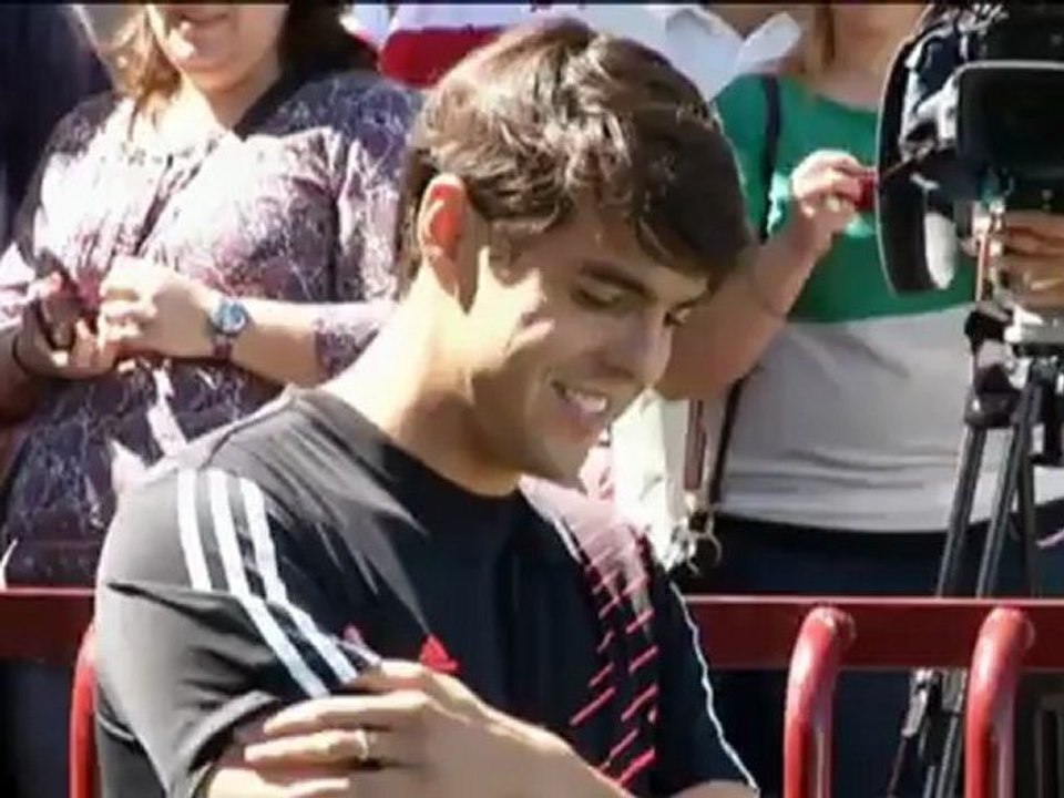 Kaká no tiene miedo a los nuevos fichajes