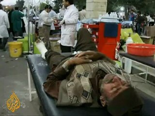 Twin earthquakes kill hundreds of people in Iran