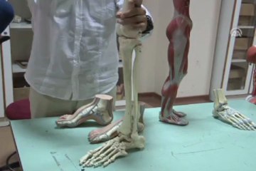 Topuklu ayakkabı duruşunuzu bozabilir