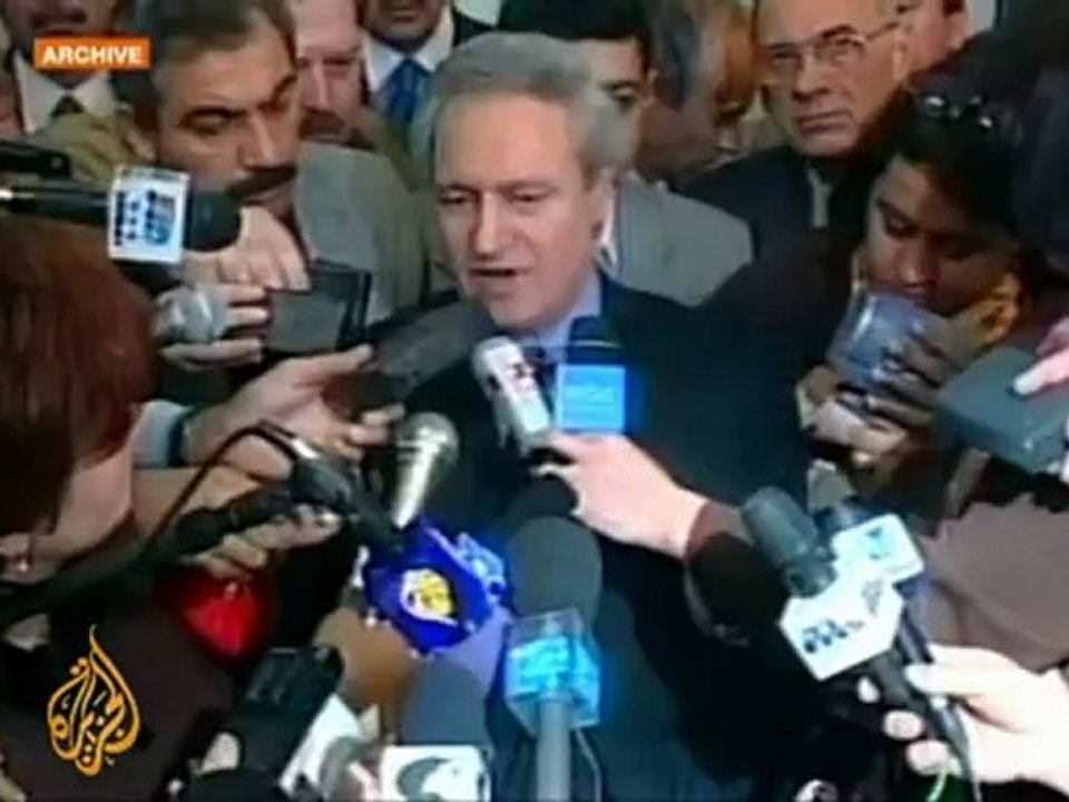Syrian VP makes public appearance, ending defection rumours