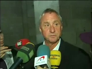 Cruyff: "El Barça juega mil veces mejor que el Madrid"