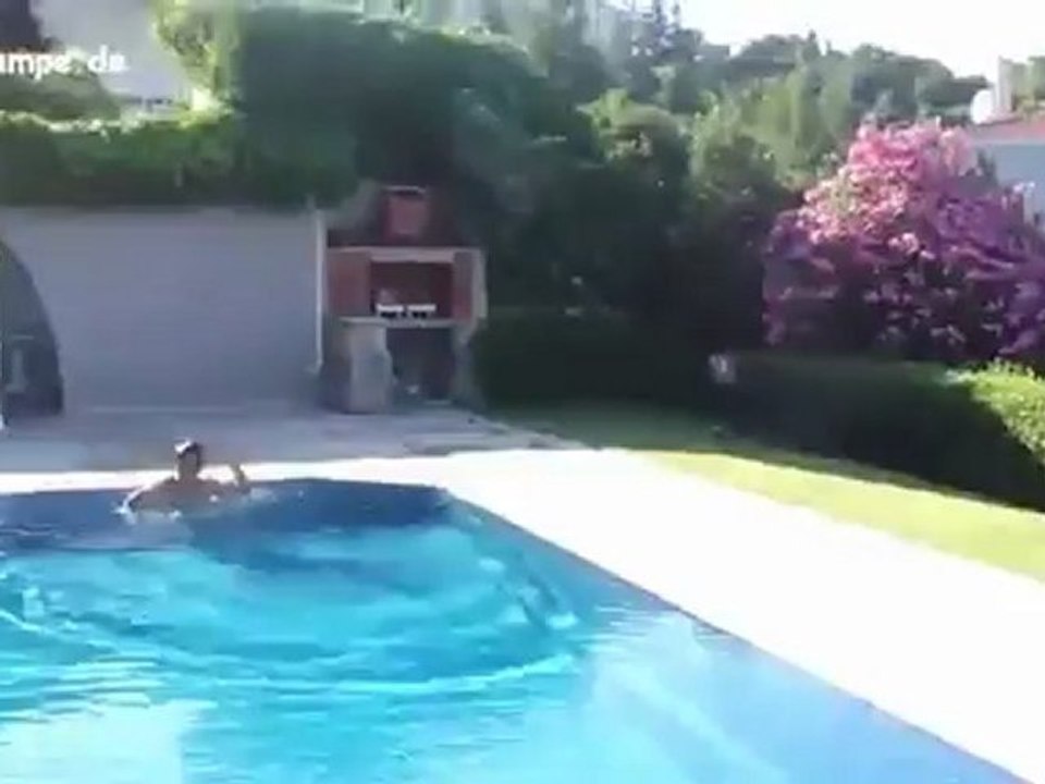 Mal die Katze erschrecken