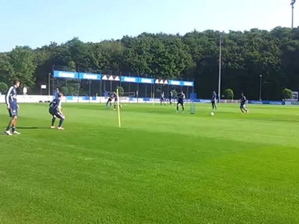 Training Schalke 04.09.12 - Doppelpässe