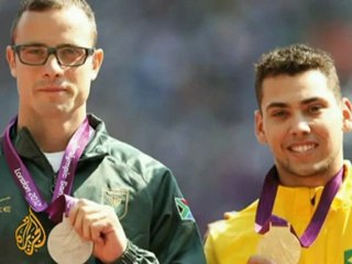 Paralympian Pistorius apologises for outburst