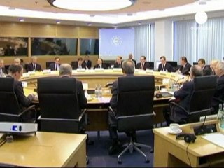 Monti incontra Hollande: tre tappe per salvare l'euro