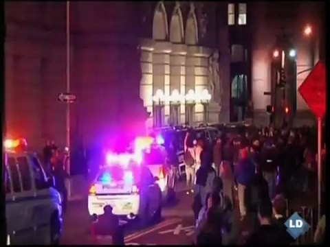 Los 'indignados' de Wall Street montan barricadas para resistirse al desalojo