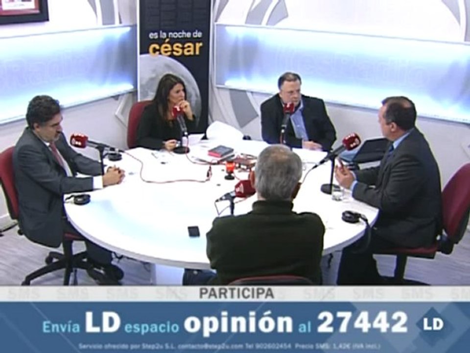 Es la noche de César: Entrevista de César a Carlos Echeverría, profesor - 29/11/11