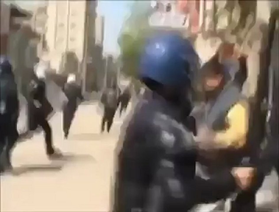 The fascist Turkish police. Zilma polêsên tirk; akp chp mhp bbp fetullah erdogen atatürk.