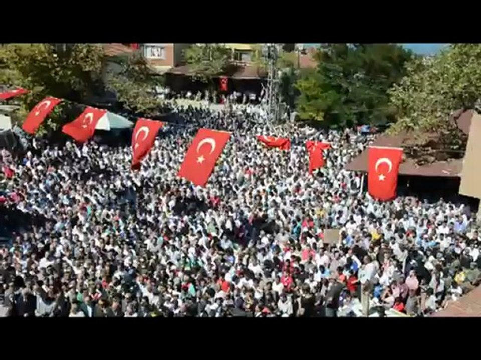 İznik Şehidini Bağrına Bastı