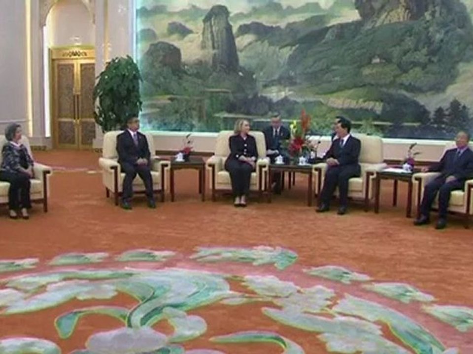 Hillary Clinton makes Beijing visit