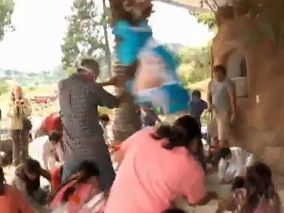 المجتمع تشييد منازل من النفايات في غواتيمالا | أفكار عالمية