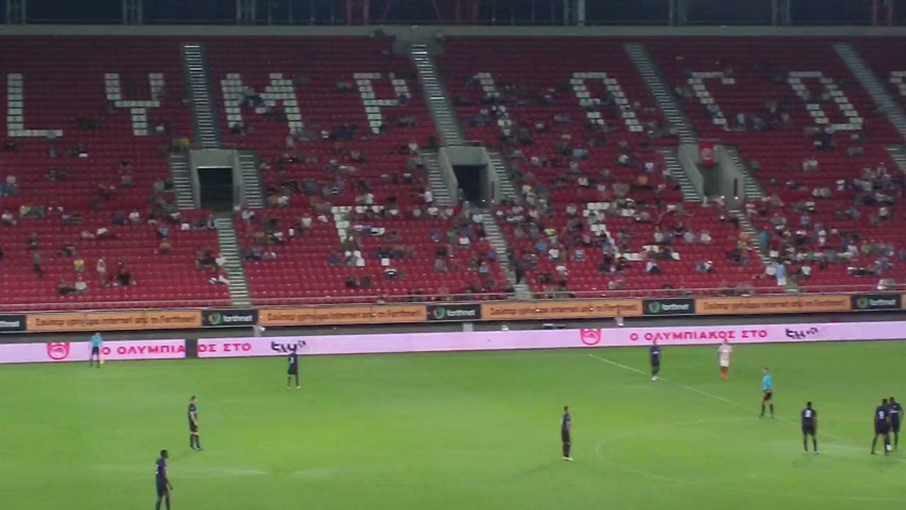 Λίγο πριν από τη σέντρα του αγώνα Ολυμπιακός-Άρσεναλ για το NextGen Series